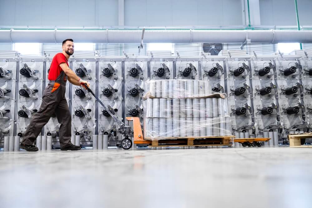 Read more about the article Jak zorganizować przeprowadzkę hali produkcyjnej?